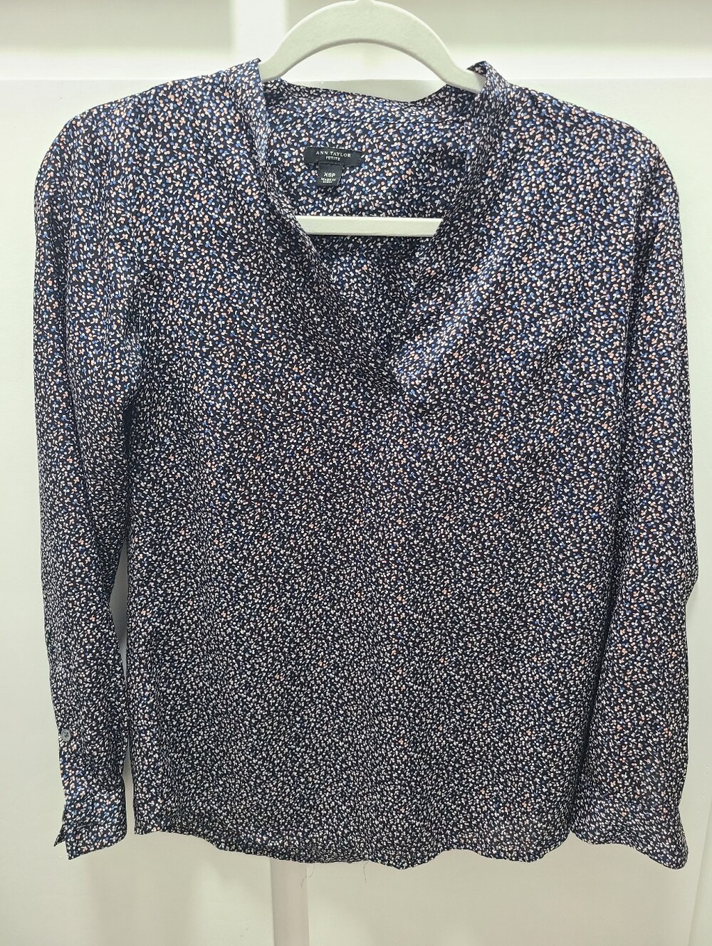 Ann Taylor Navy Tiny Floral V-Neck Long Sleeve Blouse-size XSP